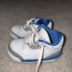Jordan 3’s Retro White and Blue Sneakers